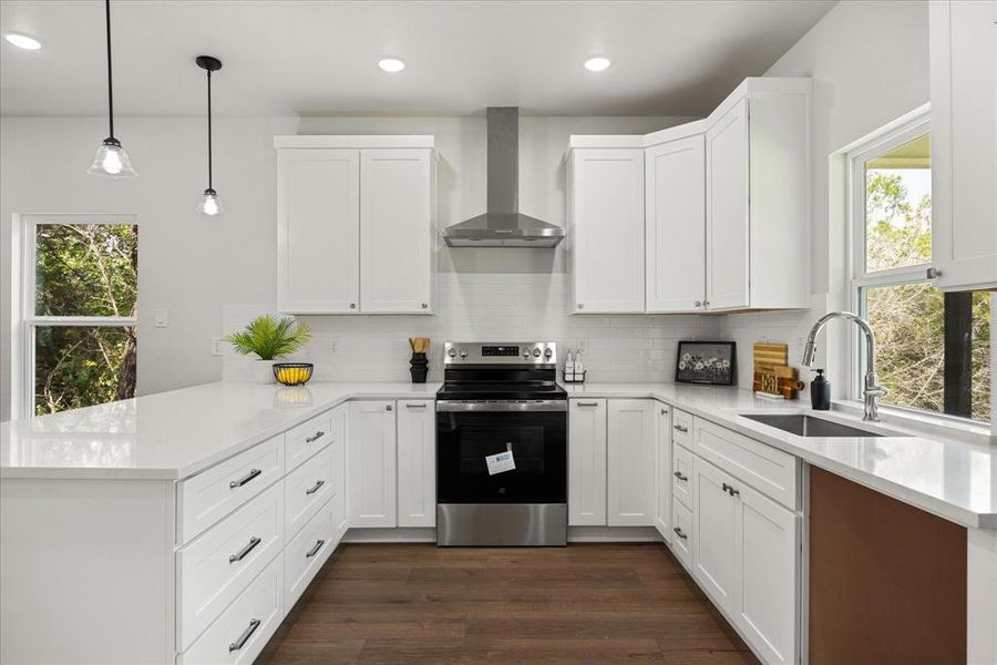 Furnished interior view inside a new home in , Granbury (Image 13).