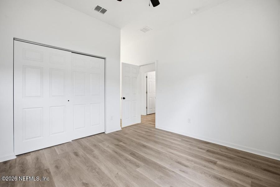 Spacious, unfurnished interior of a new home in , Jacksonville (Image 22).