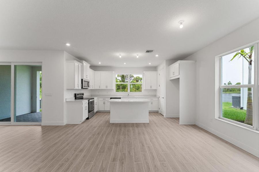 US_SEF_MARINA_LOT 24_great room