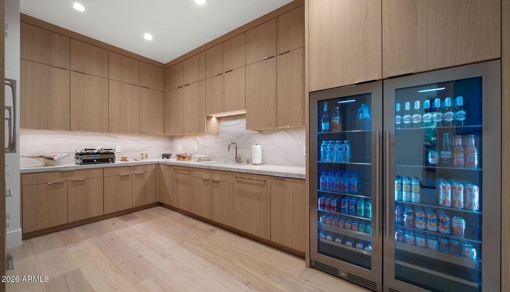 46-web-or-mls-Pantry2