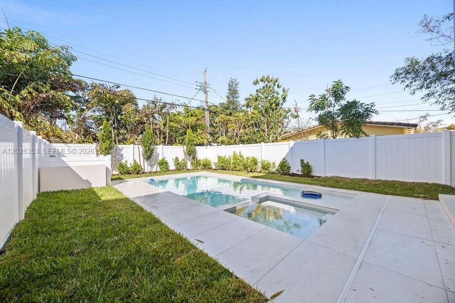 Exterior details and patio area of a home in , Fort Lauderdale (Image 26).
