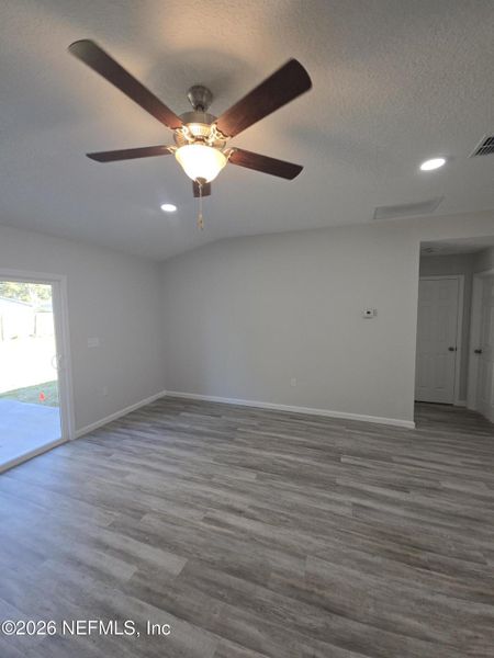 Spacious, unfurnished interior of a new home in , Jacksonville (Image 21).