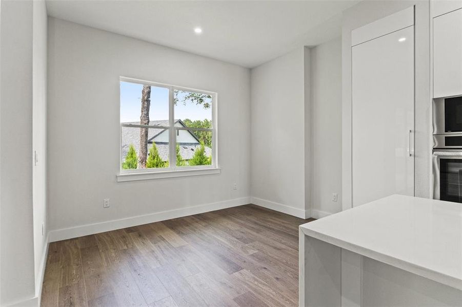 Spacious, unfurnished interior of a new home in Southern Hills Plantation, Brooksville (Image 38).