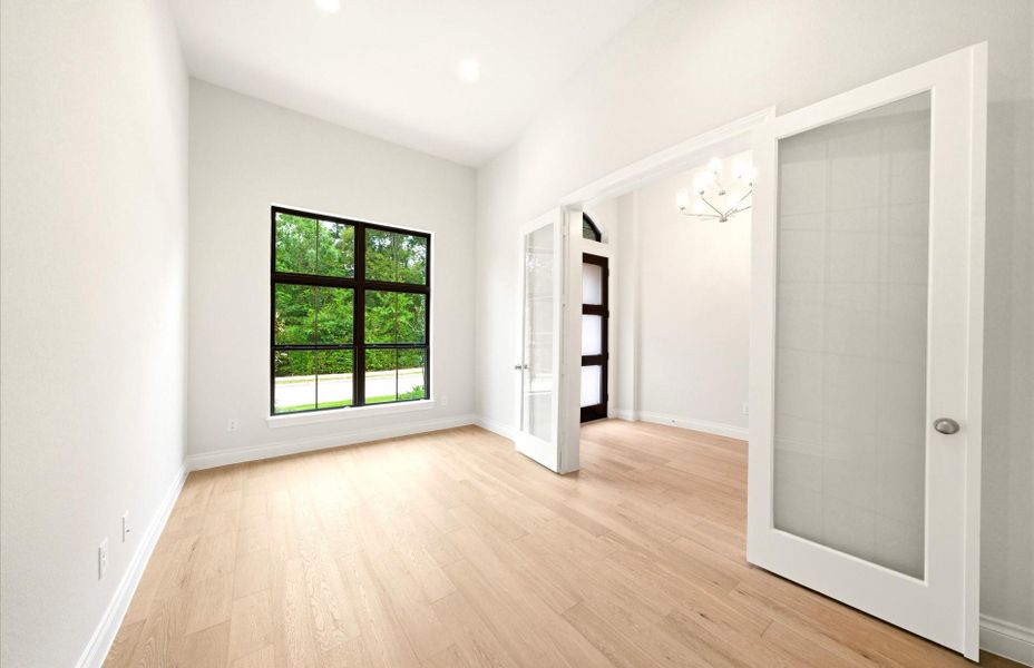 Spacious, unfurnished interior of a new home in The Woodlands Hills 65′, Willis (Image 42). Spacious, unfurnished interior of a new home in The Woodlands Hills 65′, Willis (Image 42).