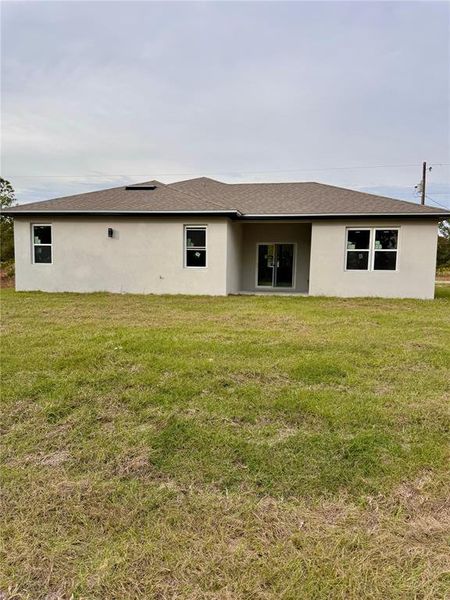 Exterior details and patio area of a home in , Dunnellon (Image 25).