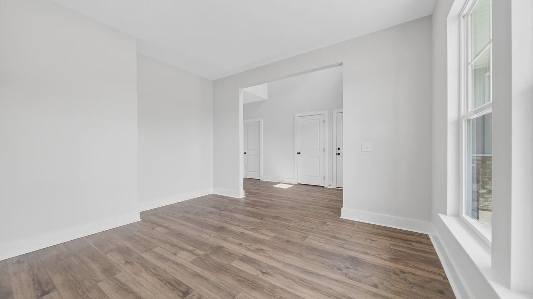 Spacious, unfurnished interior of a new home in McClure Farms, Columbia (Image 36).
