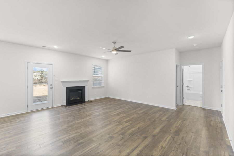 Spacious, unfurnished interior of a new home in The Grove, Florence (Image 20).