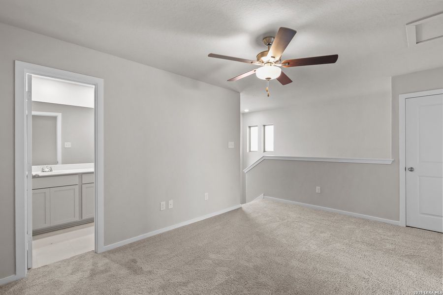 Spacious, unfurnished interior of a new home in The Parklands, Schertz (Image 28).