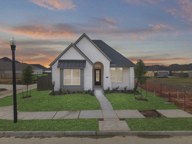 Image 4 representing the Oakmont by Chesmar Homes in Riceland Alley Loads, Mont Belvieu, TX.