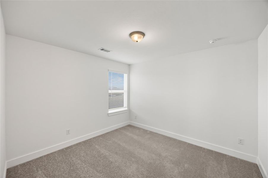 Spacious, unfurnished interior of a new home in River Ranch Meadows, Dayton (Image 26).