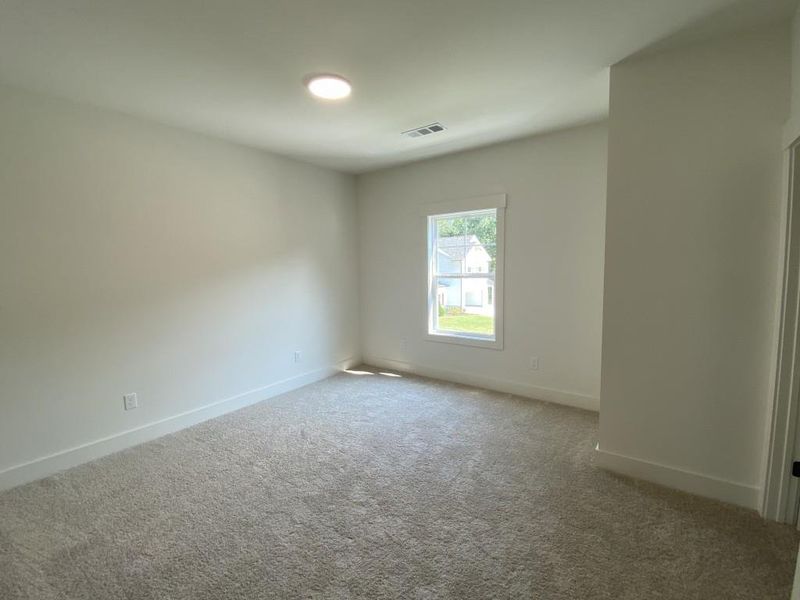 Spacious, unfurnished interior of a new home in Hillshire, Cumming (Image 22).