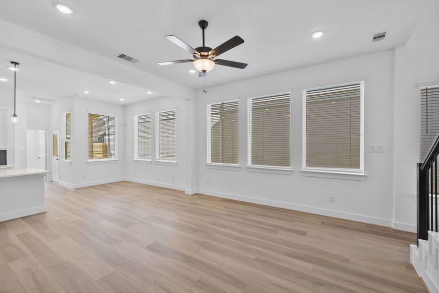 Spacious, unfurnished interior of a new home in Meridiana, Manvel (Image 11).