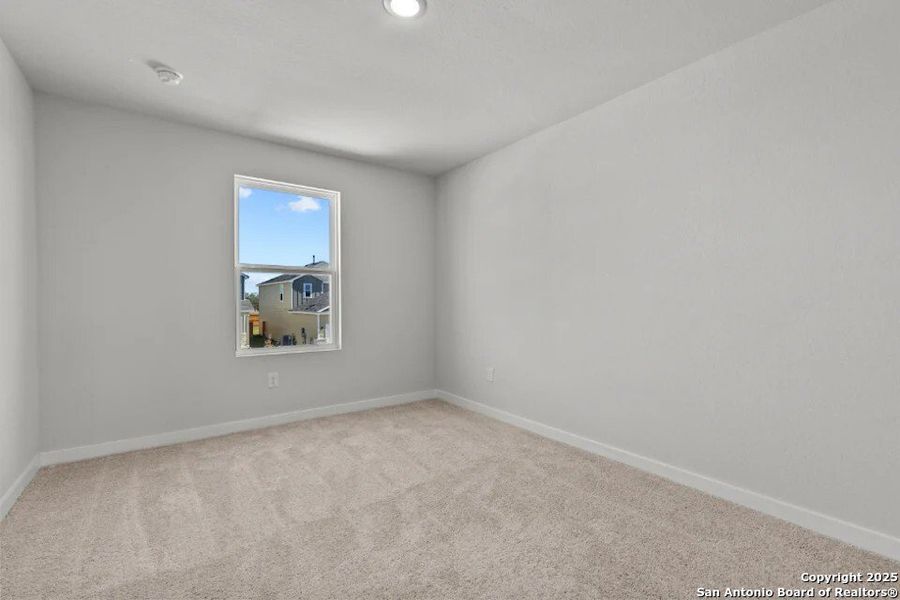 Spacious, unfurnished interior of a new home in Millican Grove, San Antonio (Image 15).