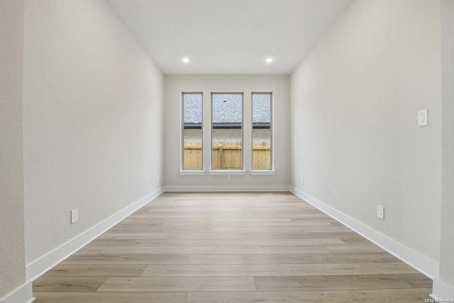 Spacious, unfurnished interior of a new home in Haby Hill 60s, San Antonio (Image 13). Spacious, unfurnished interior of a new home in Haby Hill 60s, San Antonio (Image 13).