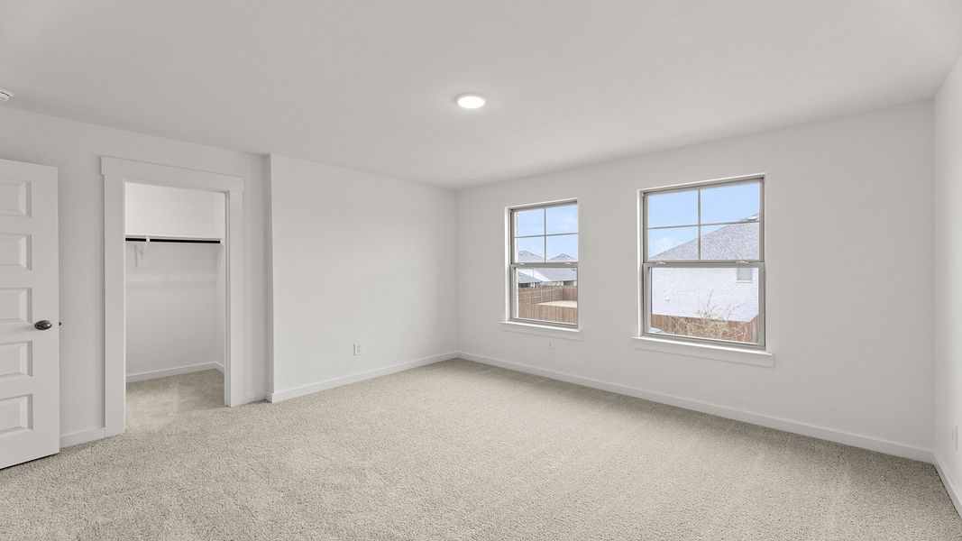 Spacious, unfurnished interior of a new home in Keeneland 50s, Aubrey (Image 26).