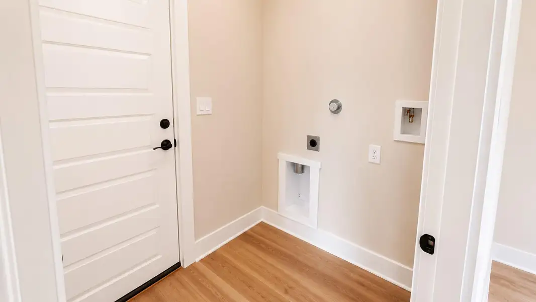 Spacious, unfurnished interior of a new home in , Bartlett (Image 17).