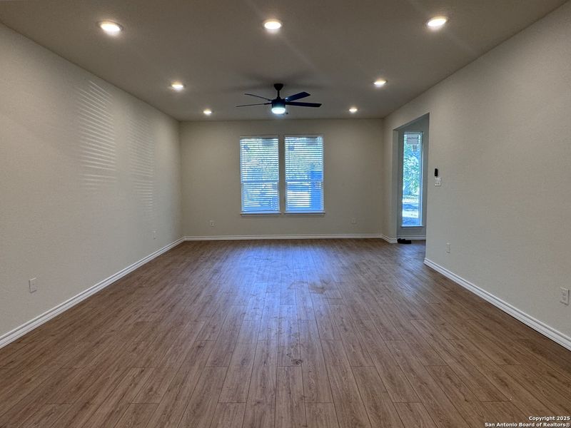 Spacious, unfurnished interior of a new home in , San Antonio (Image 14).
