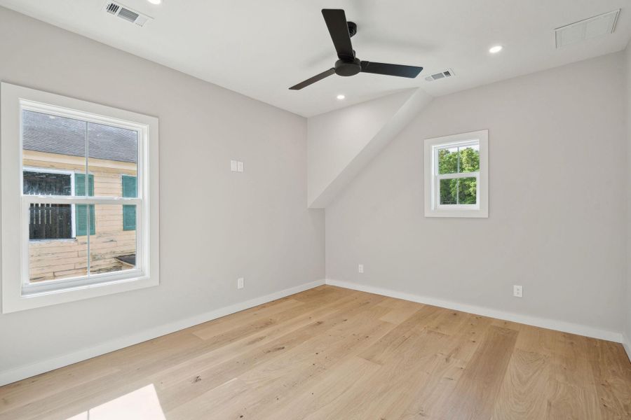 Spacious, unfurnished interior of a new home in , Mount Pleasant (Image 29).
