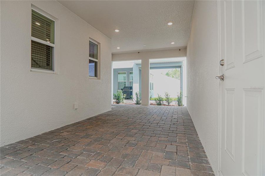 Spacious, unfurnished interior of a new home in , Winter Garden (Image 25).