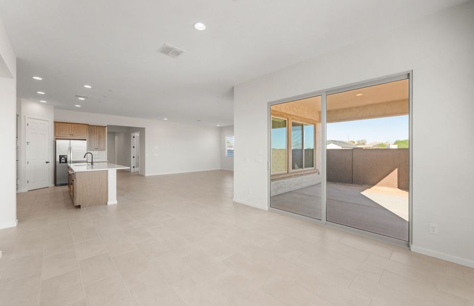 Spacious, unfurnished interior of a new home in Soleo, San Tan Valley (Image 19).