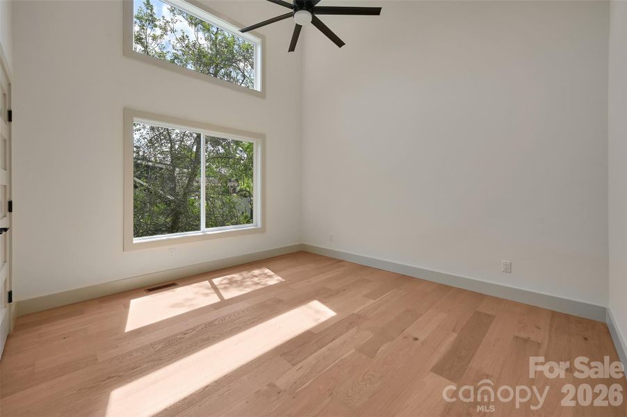 Spacious, unfurnished interior of a new home in , Asheville (Image 30).