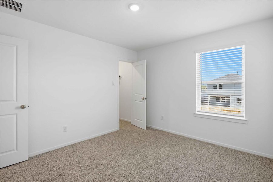 Spacious, unfurnished interior of a new home in Allison Park, Houston (Image 21).