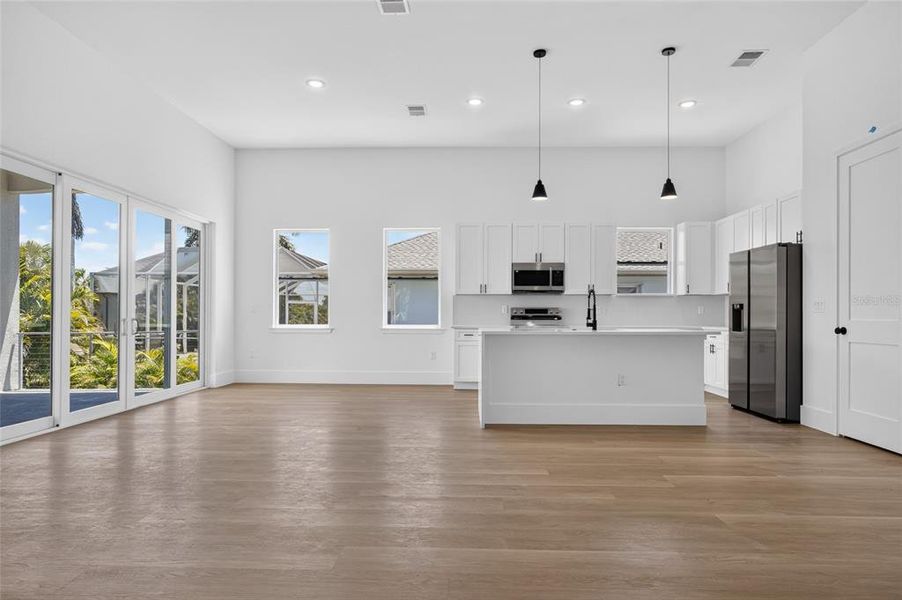 Spacious, unfurnished interior of a new home in , Port Charlotte (Image 49).