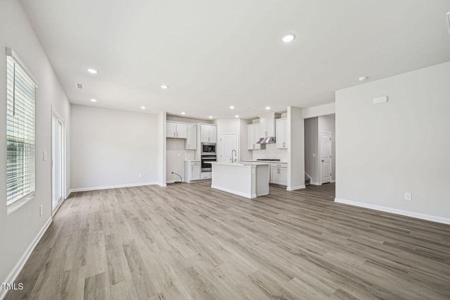 5-web-or-mls-Raleigh - Oak Manor - 721 D