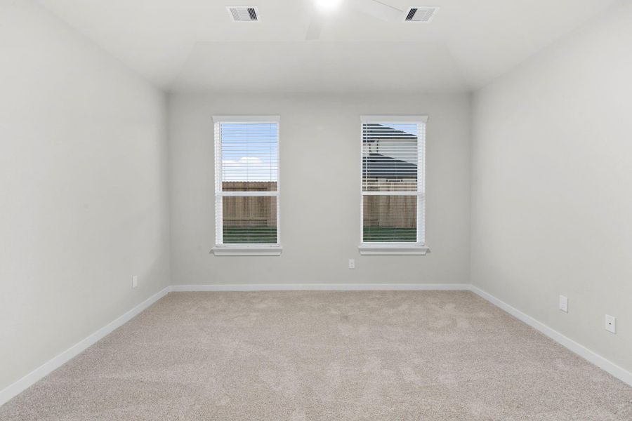 Spacious, unfurnished interior of a new home in Briarwood Crossing, Rosenberg (Image 18).