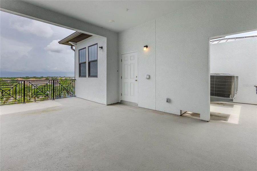 Exterior details and patio area of a home in , Ruskin (Image 25).