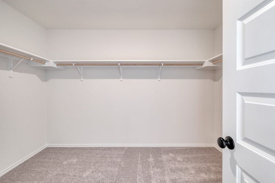 Spacious, unfurnished interior of a new home in Overlook Ranch, Georgetown (Image 25).