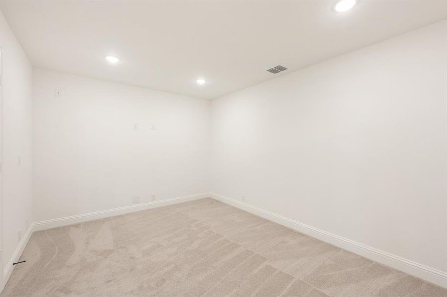 Spacious, unfurnished interior of a new home in Timberbrook, Justin (Image 30).