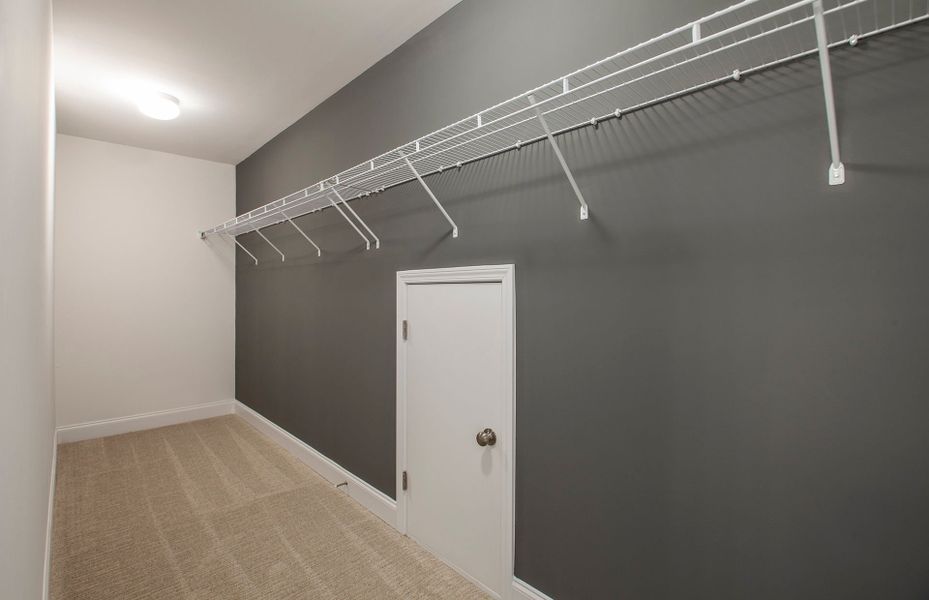 Large Owner's Walk-in Closet