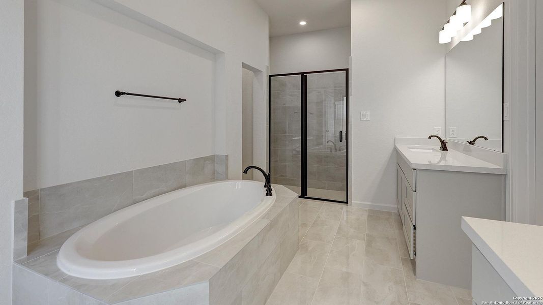 Furnished interior view inside a new home in Haby Hill 50', San Antonio (Image 16). Furnished interior view inside a new home in Haby Hill 50', San Antonio (Image 16).