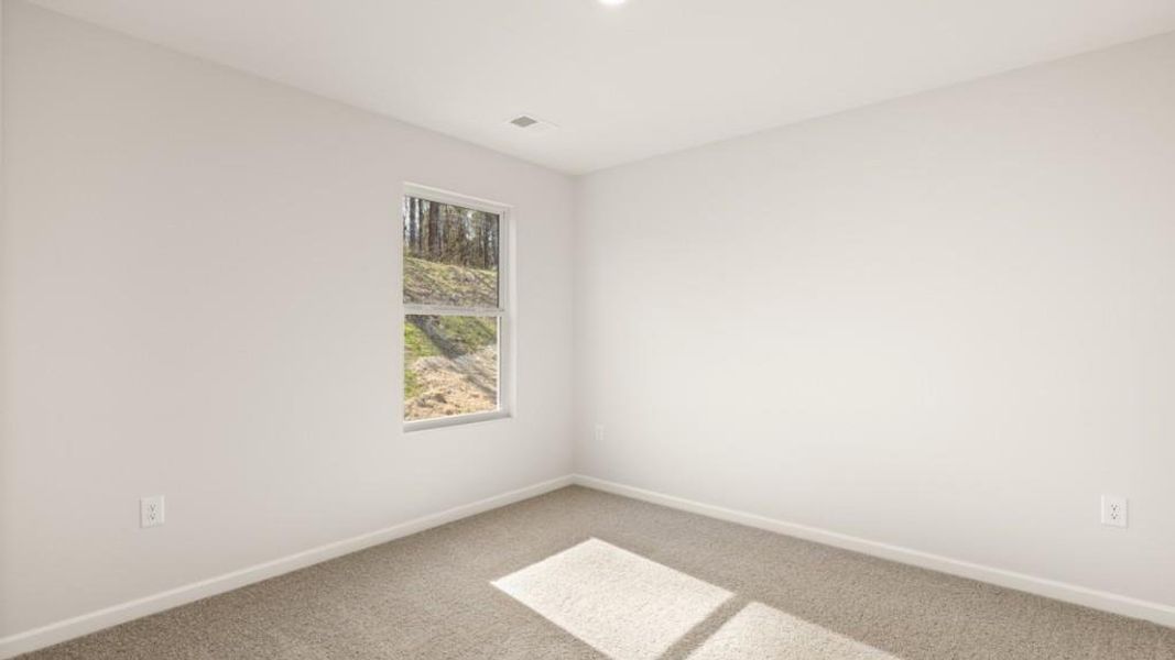 Spacious, unfurnished interior of a new home in Oconee Overlook, Gainesville (Image 24).