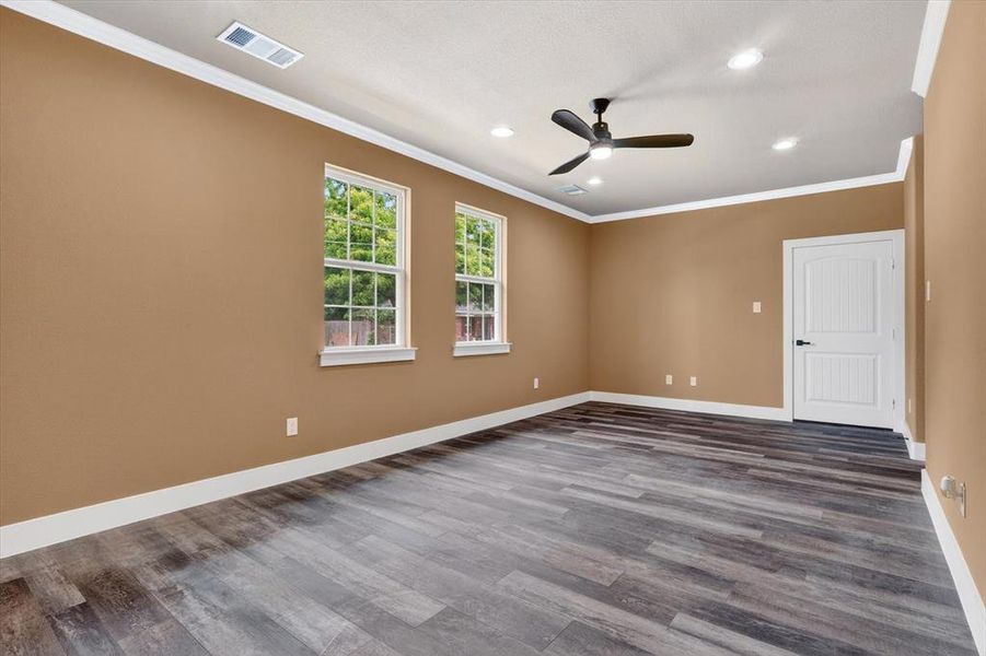 Spacious, unfurnished interior of a new home in , Waxahachie (Image 23).