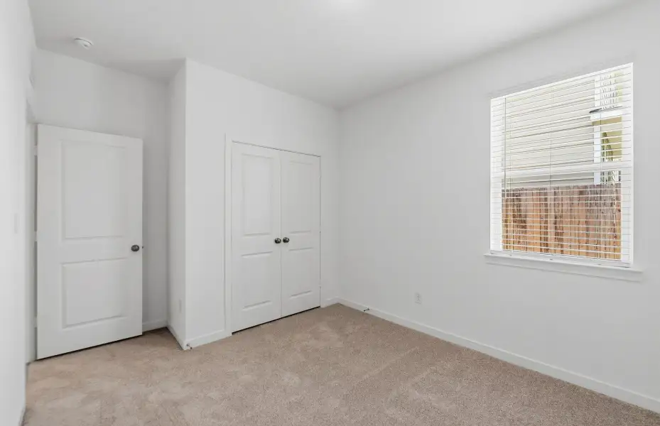 Spacious, unfurnished interior of a new home in Larson Crossing, Elgin (Image 27).