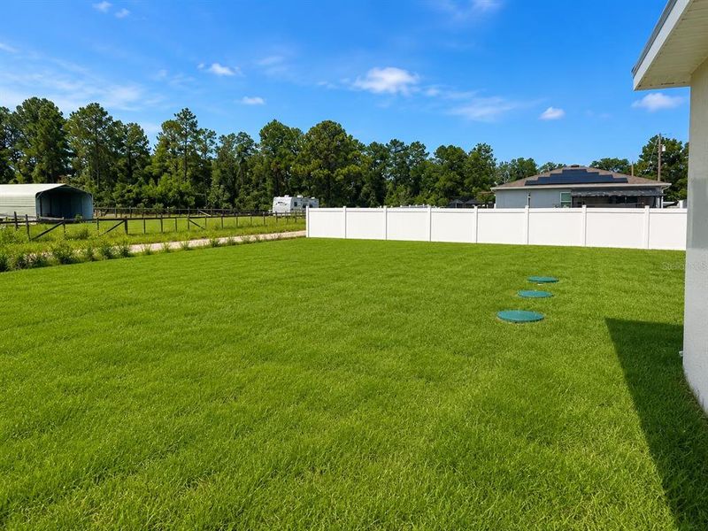 Exterior details and patio area of a home in , Deland (Image 3).