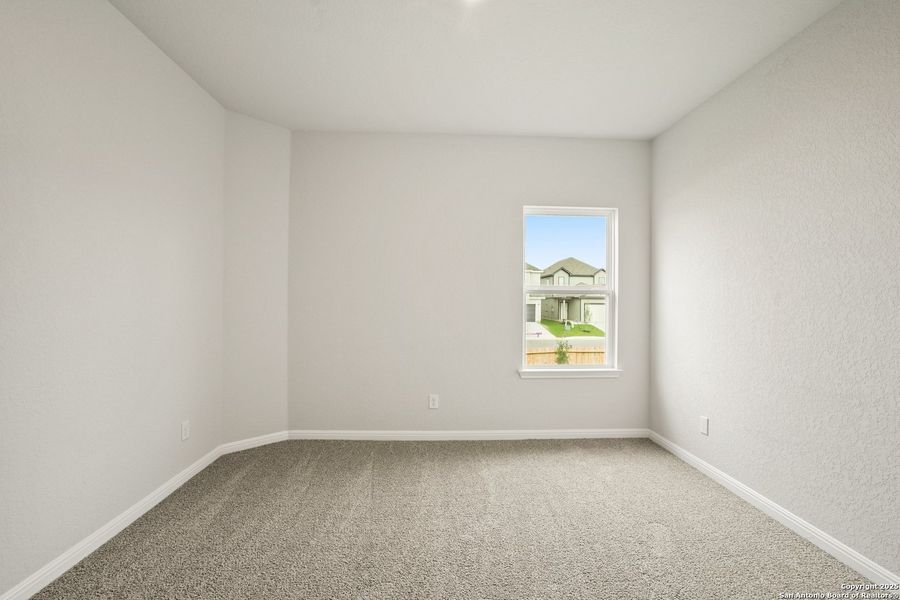 Spacious, unfurnished interior of a new home in Melissa Ranch, San Antonio (Image 14).