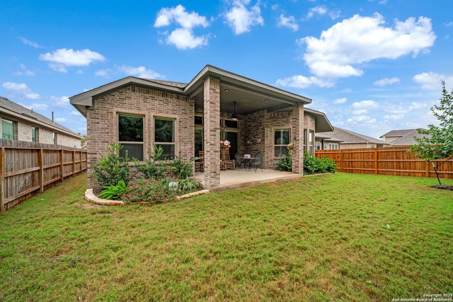 Exterior details and patio area of a home in Cibolo Crossing, Universal City (Image 28).