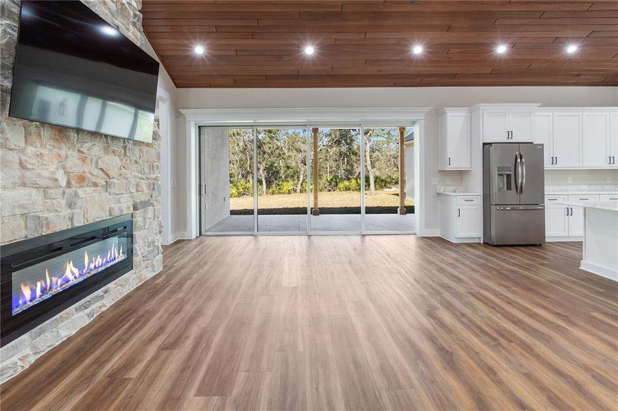 Spacious, unfurnished interior of a new home in , Frostproof (Image 15). Spacious, unfurnished interior of a new home in , Frostproof (Image 15).