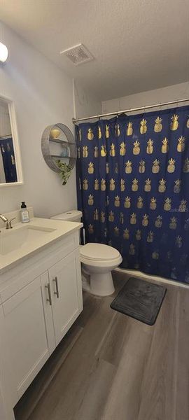 Furnished interior view inside a new home in , Dunnellon (Image 6).