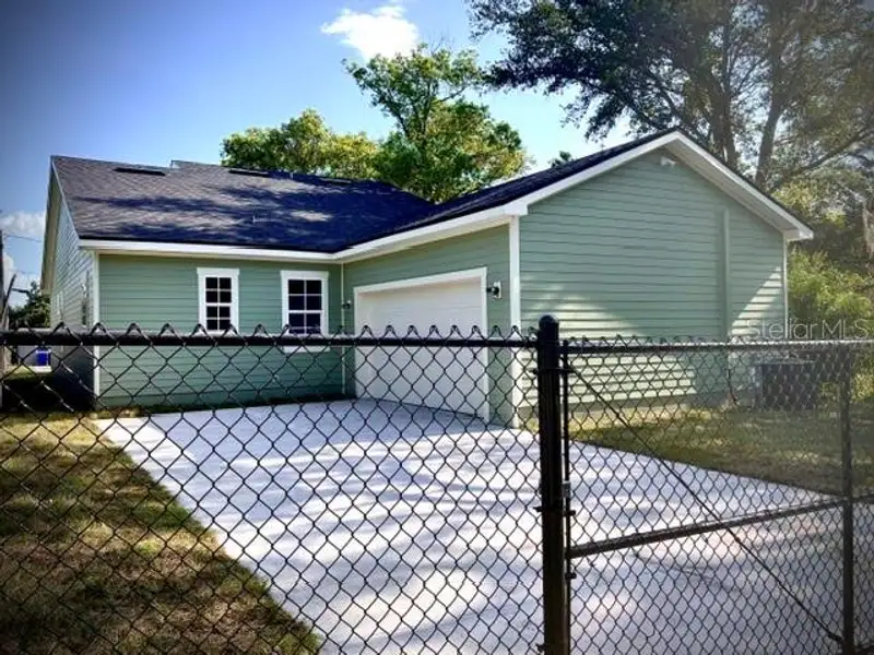 Image 21 of a home in .