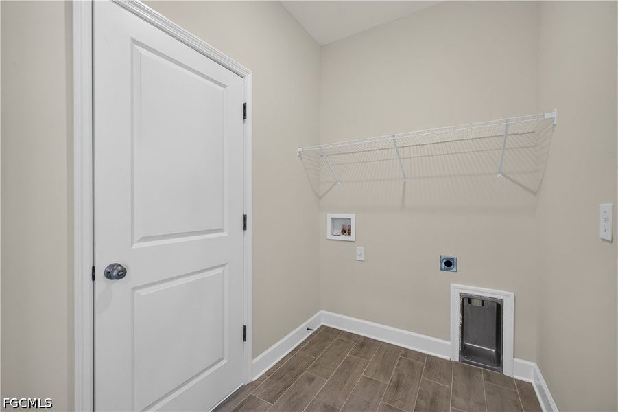 Spacious, unfurnished interior of a new home in Cape Coral, Cape Coral (Image 26). Spacious, unfurnished interior of a new home in Cape Coral, Cape Coral (Image 26).