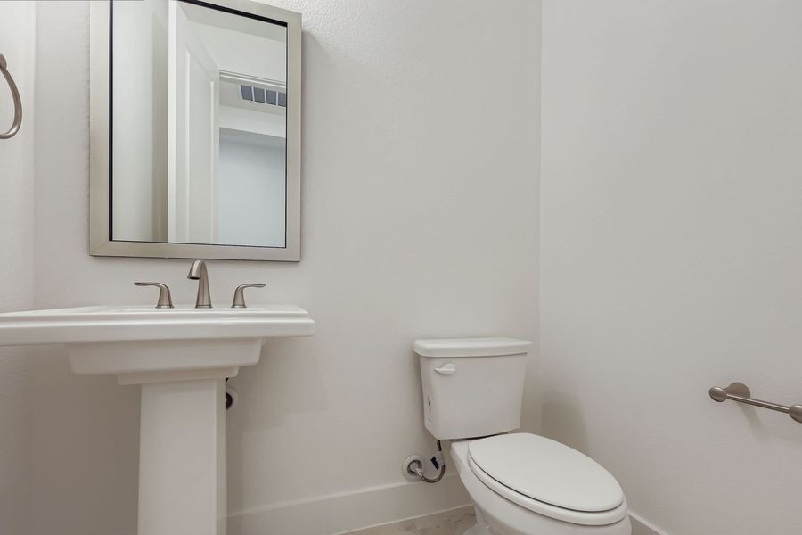 1817 Flowerfield - Powder Bathroom 1817 Flowerfield - Powder Bathroom