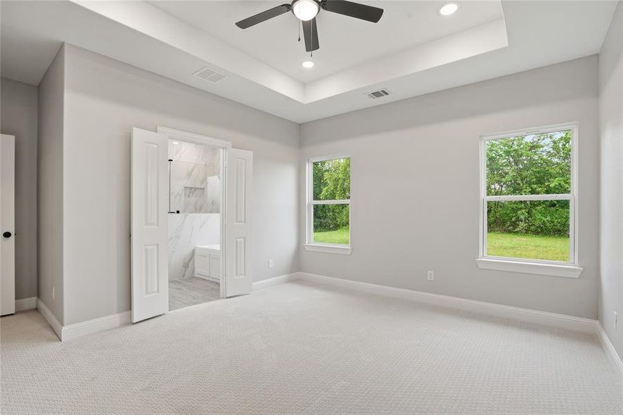 Spacious, unfurnished interior of a new home in , Tom Bean (Image 30).