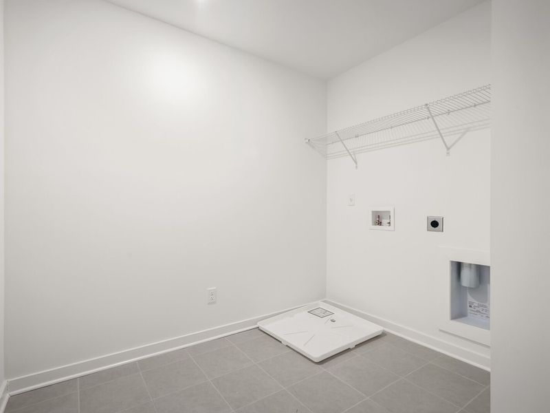 Spacious, unfurnished interior of a new home in Woods Crossing, Gallatin (Image 40).