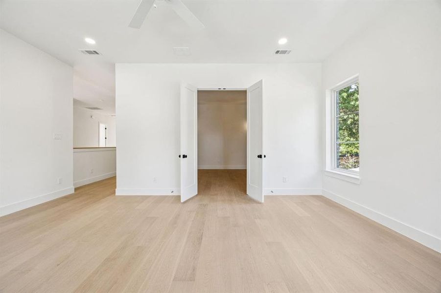 Spacious, unfurnished interior of a new home in , Dallas (Image 20).