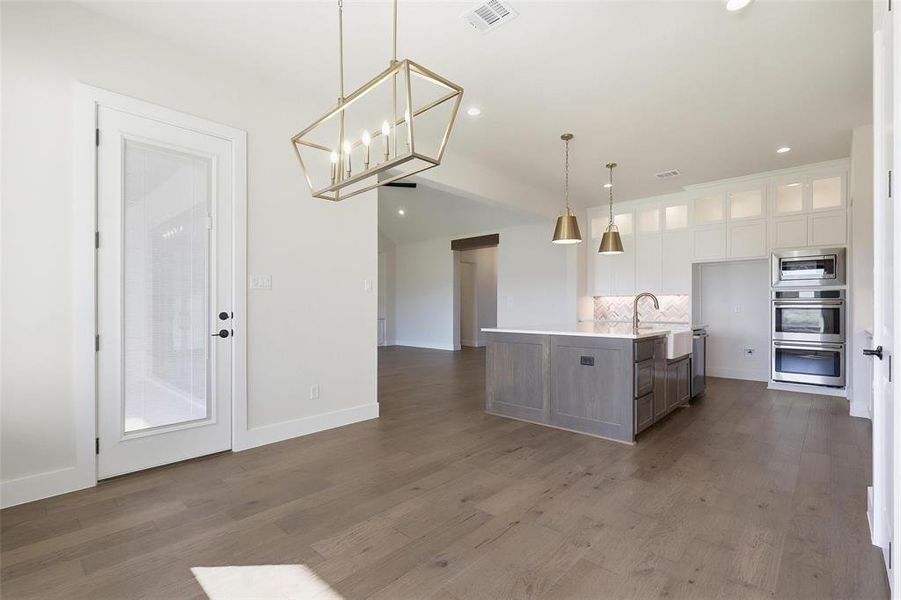 Spacious, unfurnished interior of a new home in Aledo Heights - Aledo ISD, Aledo (Image 31).