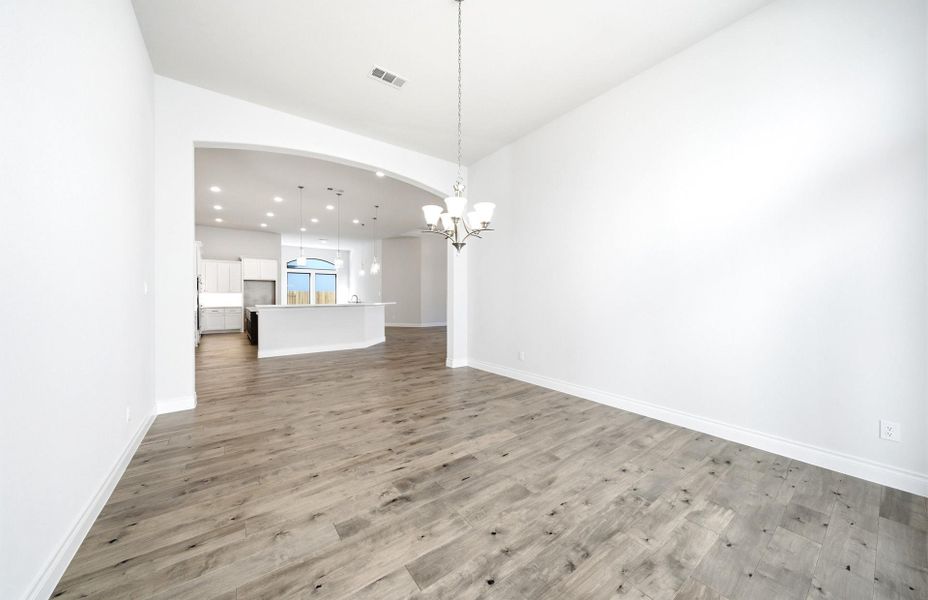 Spacious, unfurnished interior of a new home in Artavia 70′, Conroe (Image 33).